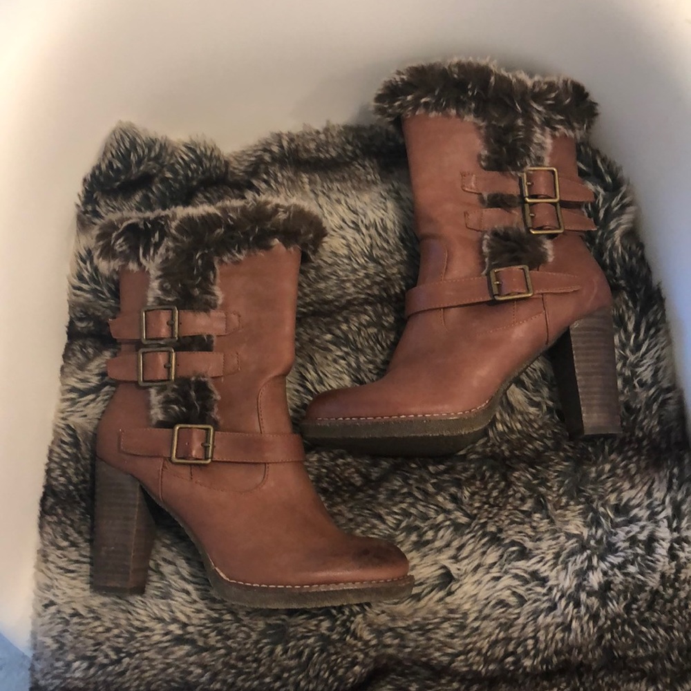 Furry winter boots